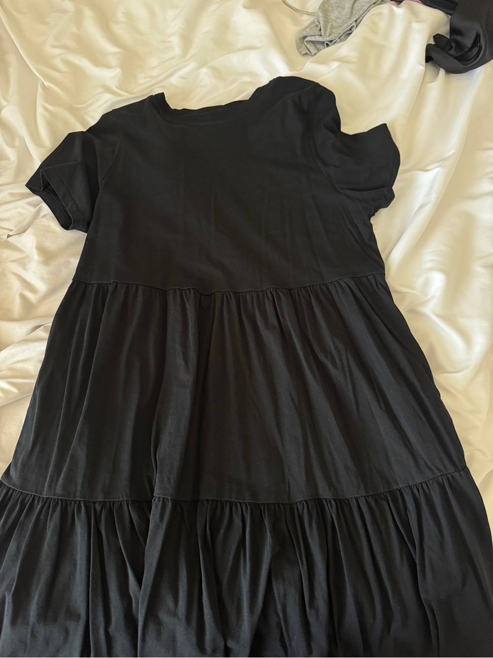 Old Navy Black Tiered Short Sleeve Dress